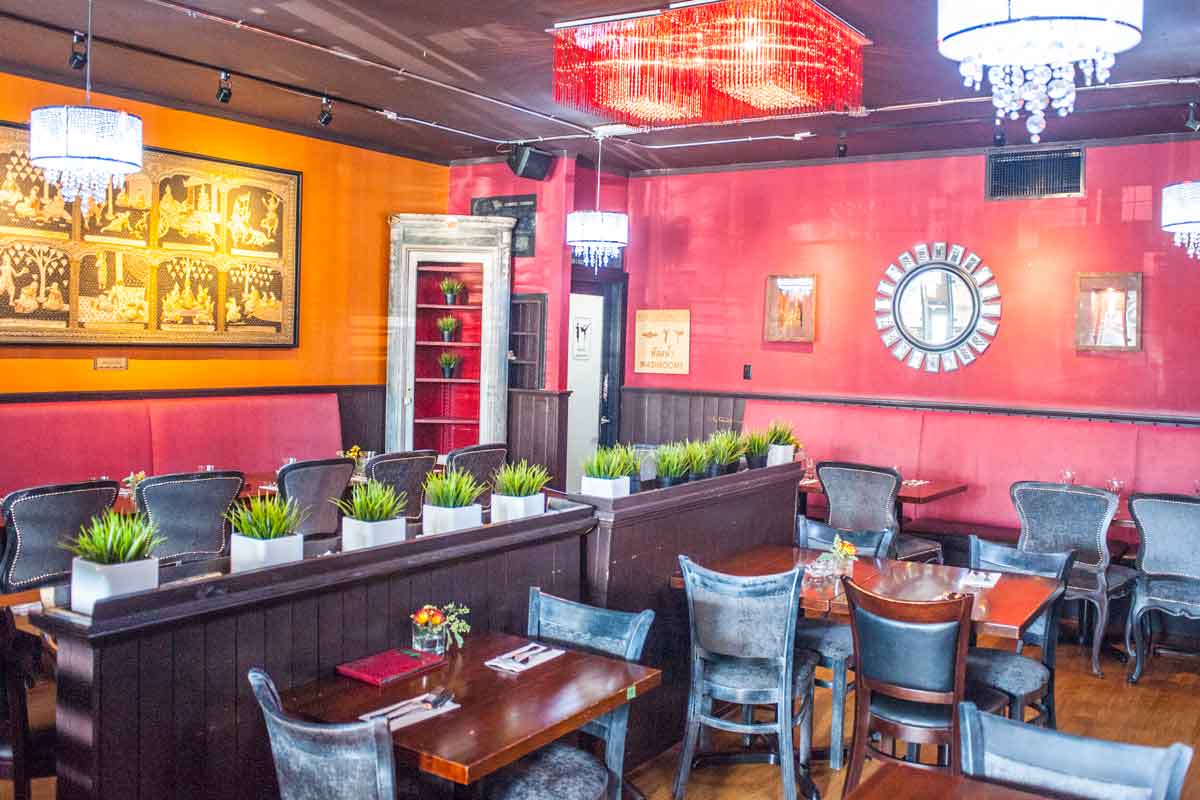 Ban Chok Dee Langley interior